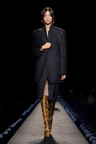 Look 23